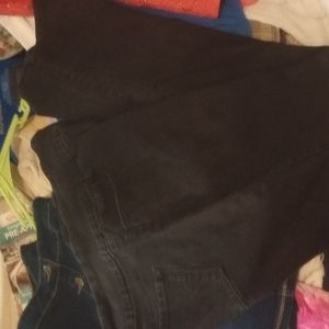 18 Bandolino Theodora Tummy Tona black pull on Jeans 👖